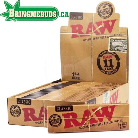 CLASSIC RAW ROLLING PAPERS 1 1/4 SIZE